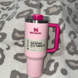 NWT Stanley 40oz Flamingo